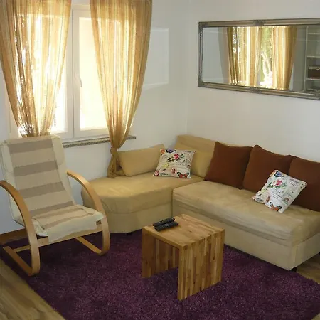 Apartment Dora